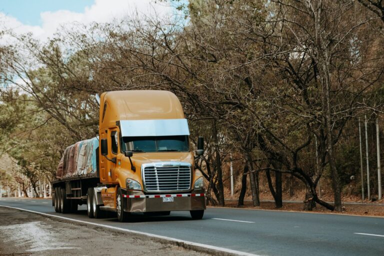 O impacto do diesel contaminado nos motores Euro 6: a importância crítica da filtragem de alta eficiência caminhao